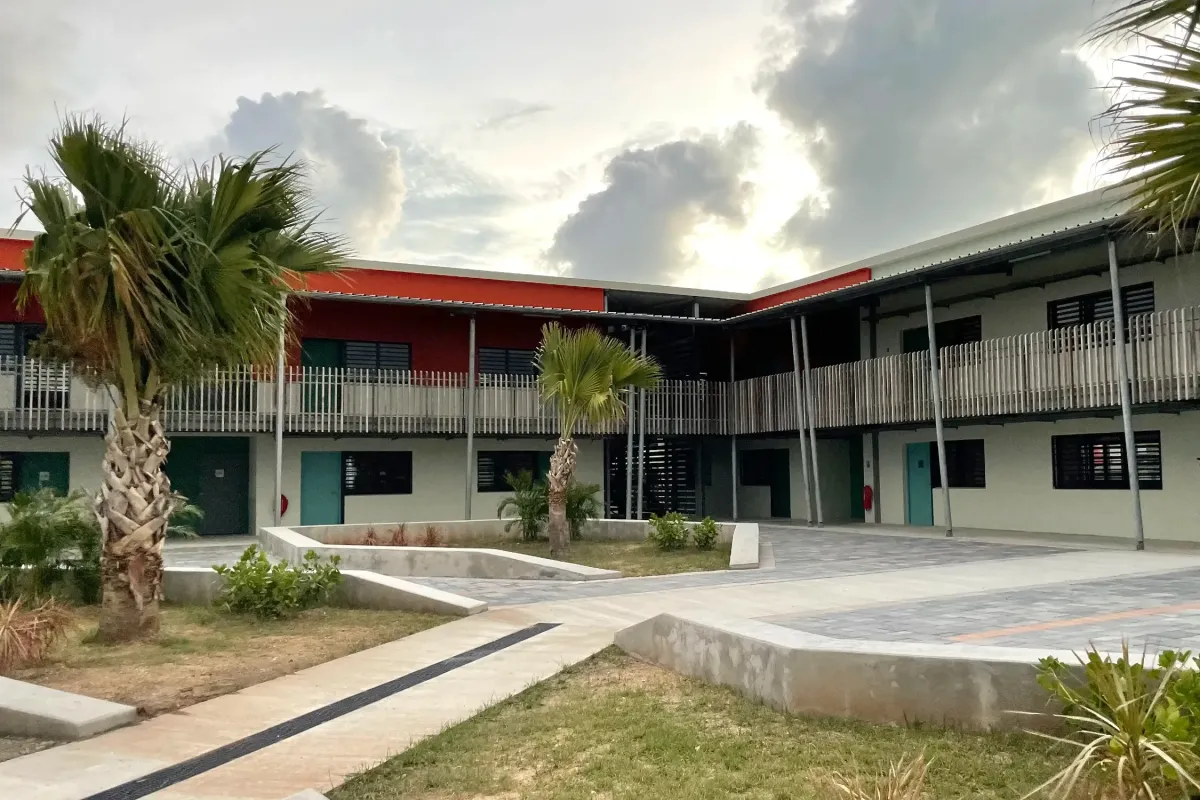 inauguration-de-11-salles-de-classe-au-college-roche-gravee-de-moho-la-fin-de-la-resilience-post-irma-2